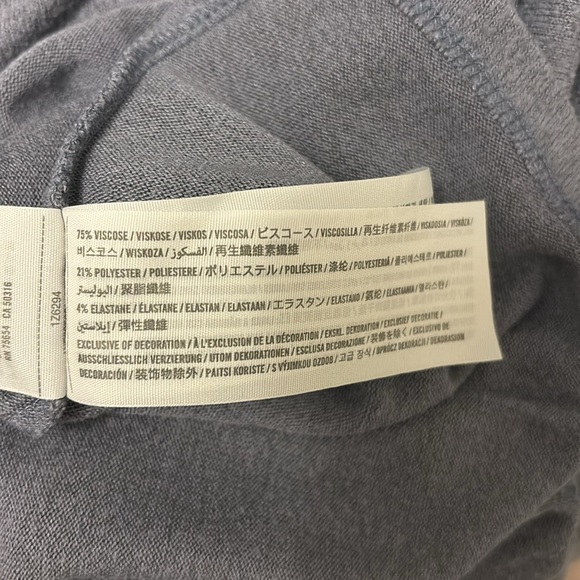 Abercrombie and Fitch Soft Graphic T-Shirt - Picture 4 of 4